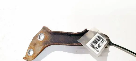 Subaru Legacy Engine mounting bracket