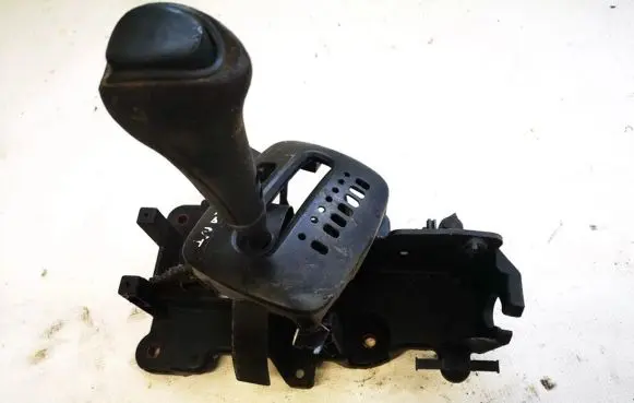 Mitsubishi Galant Gear shifter/selector MR196701