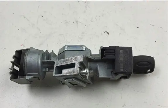 Ford Focus C-MAX Ignition lock 3M513F880AE