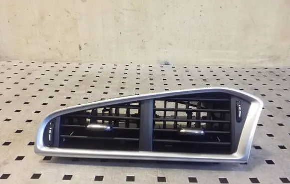 Citroen DS4 Dash center air vent grill 9676610077