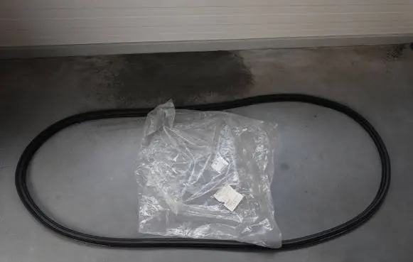 Opel Astra J Seal rubber (tailgate) 13258108 GR12179 LB1117