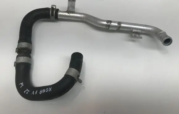 Hyundai Kona I Engine coolant pipe/hose 513H79