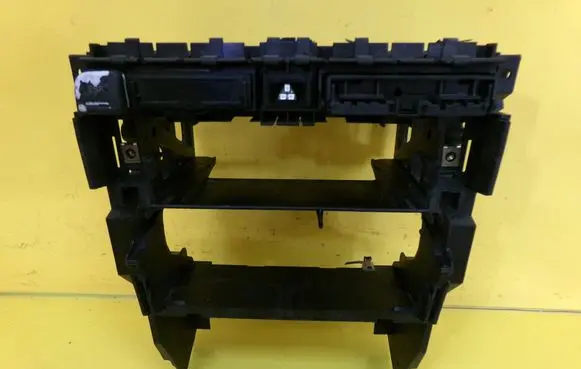 Audi A4 S4 B6 8E 8H Dashboard center trim panel 8E0858005E
