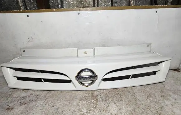 Nissan Primastar Front bumper upper radiator grill 8200137047 91169285