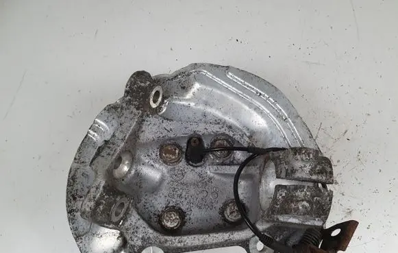 BMW 1 E81 E87 Front wheel hub spindle knuckle 6764444