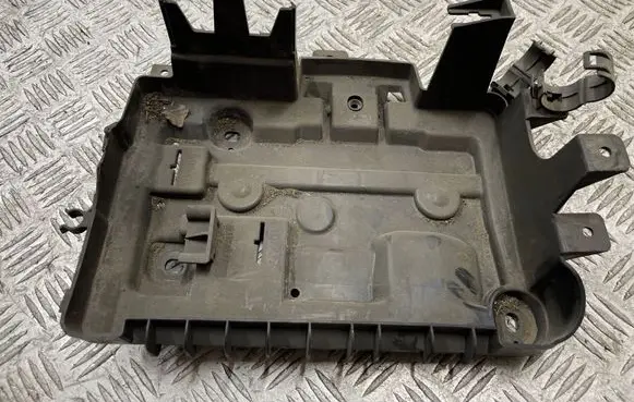 Battery tray
