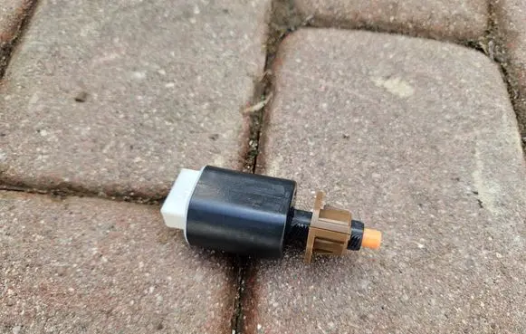 Toyota Highlander XU70 Clutch pedal sensor 3N1H