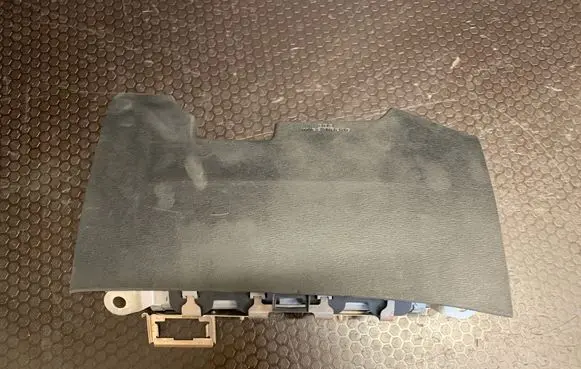 Toyota Avensis T270 Knee airbag 7390005030