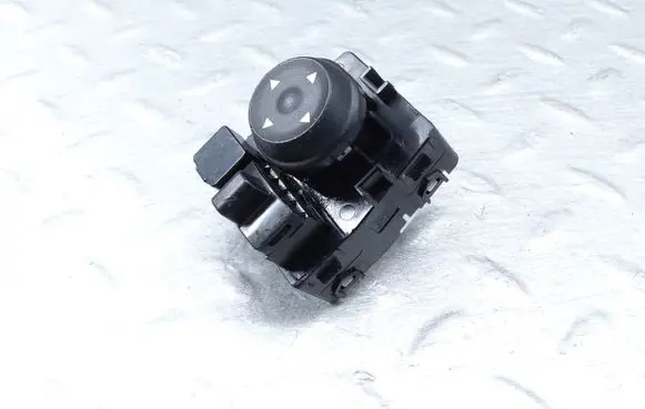 Hyundai i20 (BC3 BI3) Wing mirror switch 93530BV000