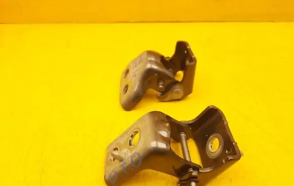 Citroen C4 X Rear door upper hinge