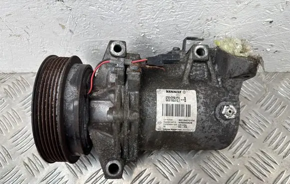 Dacia Duster Air conditioning (A/C) compressor (pump) 8201025121B X213H272124
