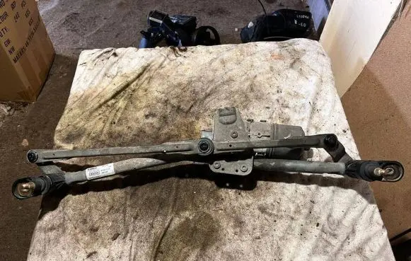 Mazda 3 I Front wiper linkage and motor BP4K6737X F00S2S2473 EUROPEAN