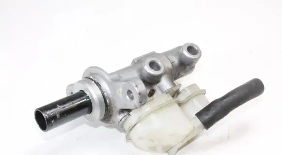Honda CR-V Master brake cylinder