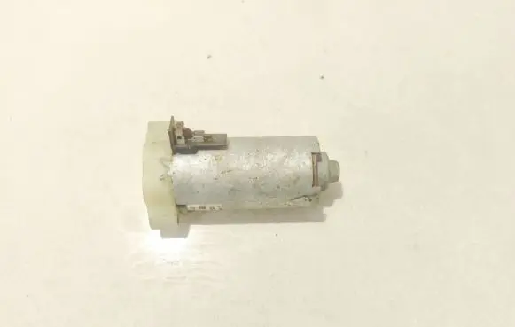 Land Rover Range Rover L322 Seat adjustment motor 0130002600 1-2051-02