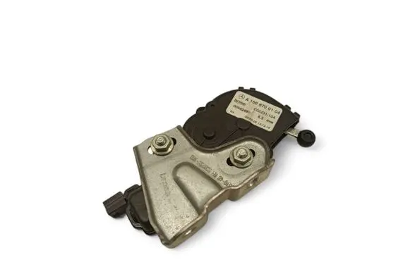 Mercedes-Benz GL X166 Vent window/glass motor A1666700104