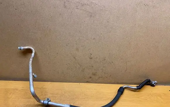 Subaru Forester SF Air conditioning (A/C) pipe/hose