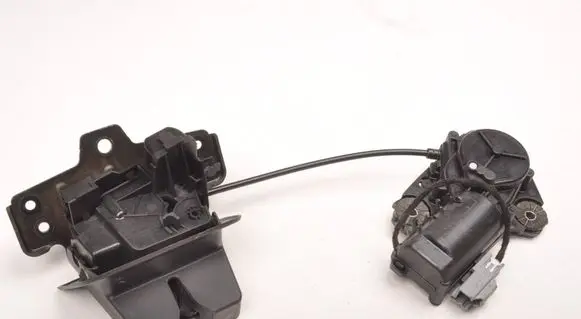 Volvo S90, V90 Tailgate lock latch 31386567