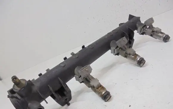 Peugeot 206 CC Fuel injector PM012