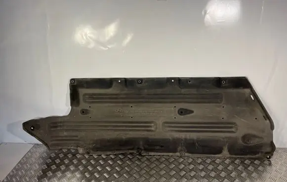 Hyundai Kona I Center/middle under tray cover 