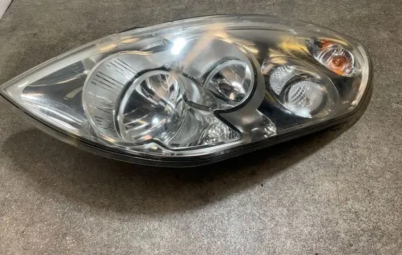 Opel Movano B Headlight/headlamp 260600050R