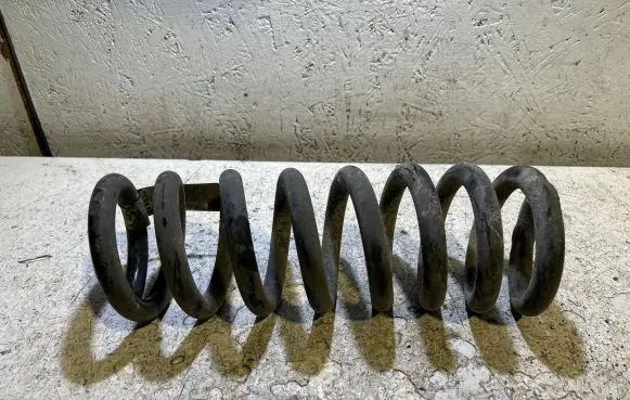 Chrysler 300 - 300C Rear coil spring 04895314AB