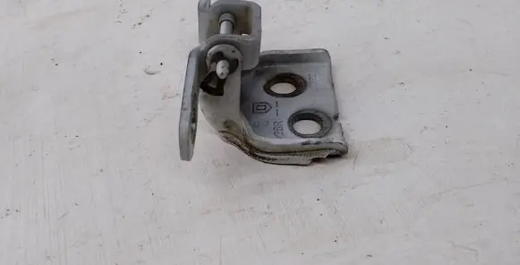 Dacia Dokker Front door upper hinge