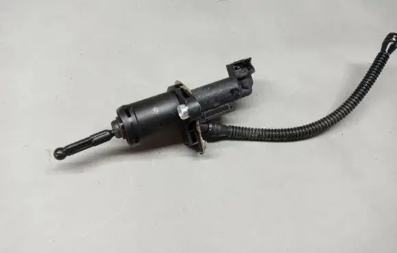 Audi A1 Clutch master cylinder 6R0721388A