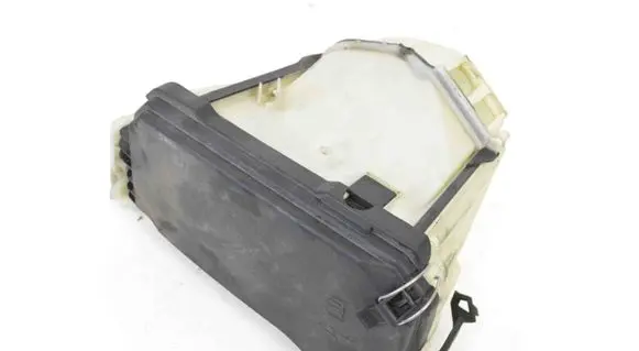 Mercedes-Benz C W204 Fuse box cover A2045400124 A2045400182