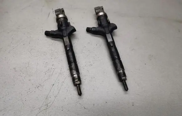 Toyota Corolla Verso E121 Fuel injectors set 2367027020