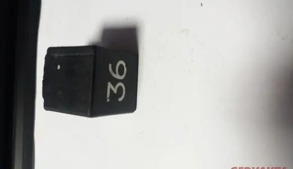 Volkswagen PASSAT B5 Other relay 3SB00488504