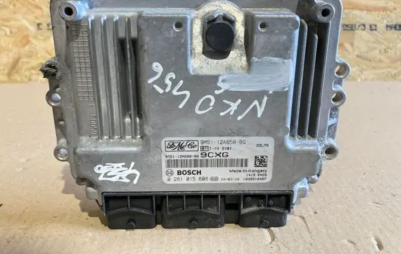 Ford Focus Engine control unit/module 9M5112A650BG 0281015608