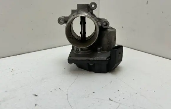 Volkswagen PASSAT B6 Throttle valve 03L128063