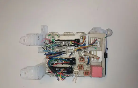 Toyota Auris 150 Fuse box set 0273002120A