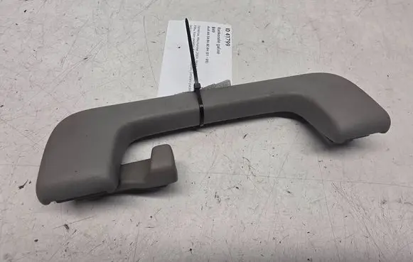 Audi A4 S4 B6 8E 8H Rear interior roof grab handle 8E0857608