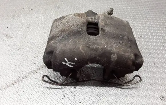 Volkswagen PASSAT B6 Front brake caliper 