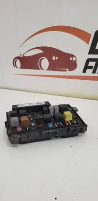 Opel Zafira B Fuse module 13206747 SW0816 013534