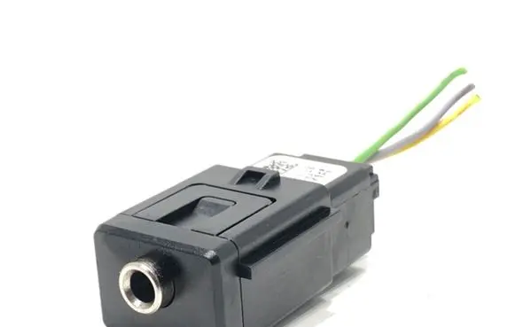 Skoda Octavia Mk3 (5E) USB socket connector 5Q0035724