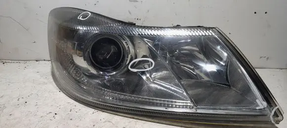 Skoda Octavia Mk2 (1Z) Headlight/headlamp 1Z2941016F
