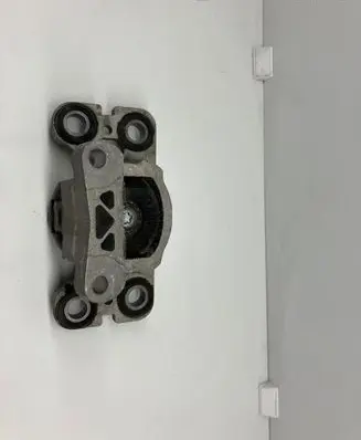 Land Rover Discovery Sport Gearbox mount EJ327M121AD