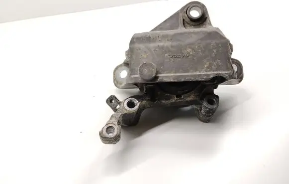 Engine mount bracket