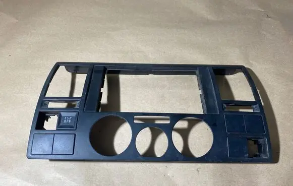 Radio/GPS head unit trim