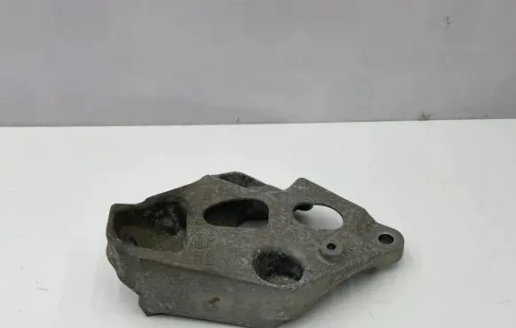 BMW 1 F20 F21 Engine mounting bracket 6859415 18574710HJ