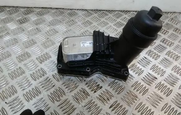 Toyota Avensis T270 Oil filter mounting bracket 8507626