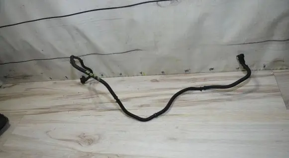 Nissan Note (E12) Fuel line pipe