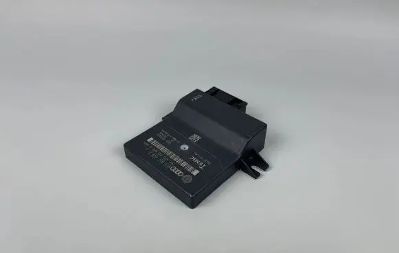 Audi A6 S6 C6 4F Gateway control module 4F0907468D 4F0907468 4F0910468A