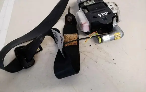 Mazda 5 Front seatbelt t89334t