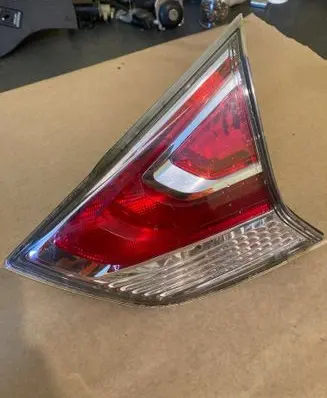 Nissan X-Trail T32 Tailgate rear/tail lights A049628 22617939