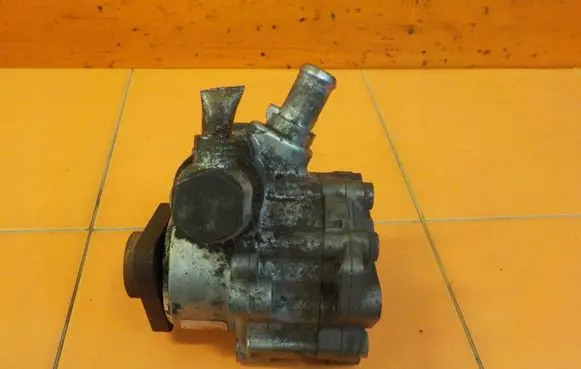 BMW 3 E90 E91 Power steering pump 7693974118