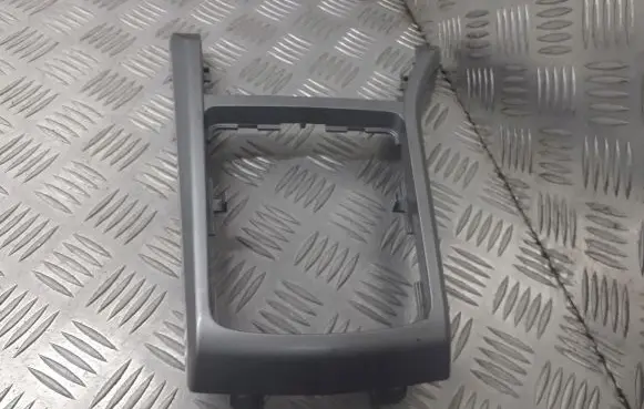 Opel Astra H Gear shifter surround trim plastic 13116961