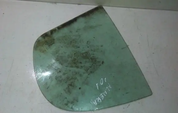 Rear vent window glass